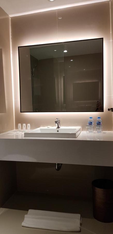 Aimas Hotel And Convention Centre Sorong Bagian luar foto
