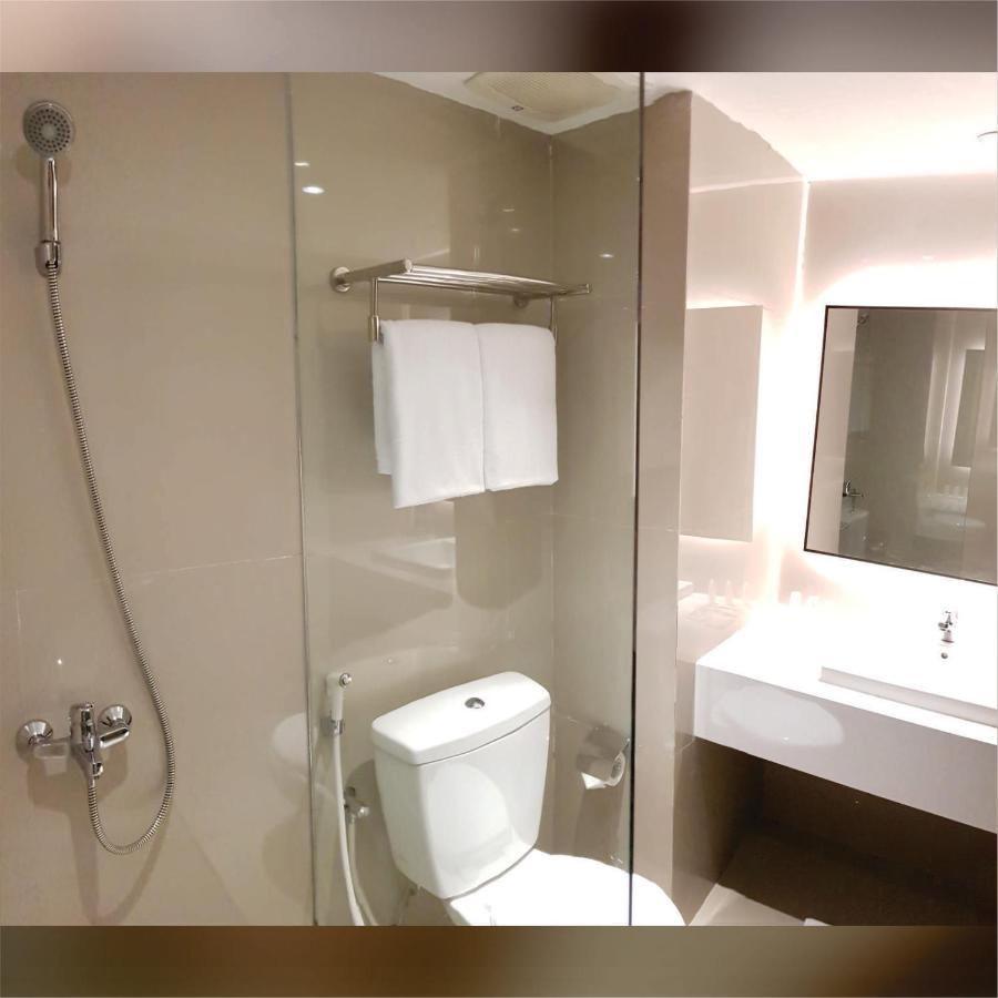 Aimas Hotel And Convention Centre Sorong Bagian luar foto